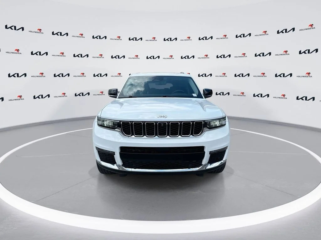 Used 2022 Bright White Clearcoat Jeep Limited image 3
