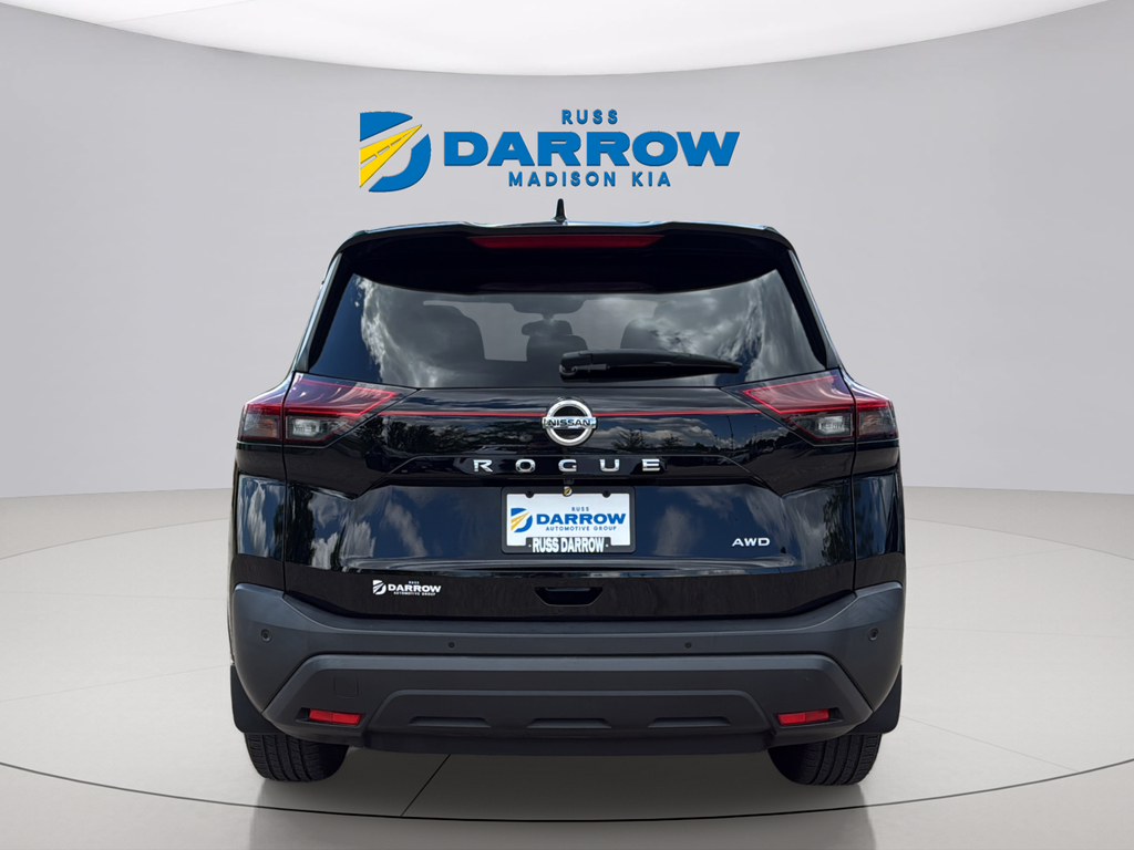 Used 2021 Super Black Nissan S image 4