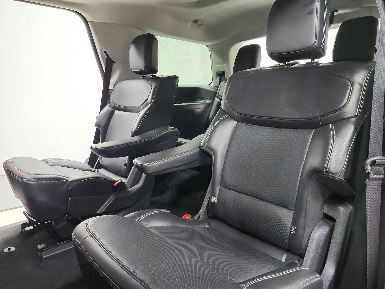 Used 2025 Agate Black Ford Platinum image 41
