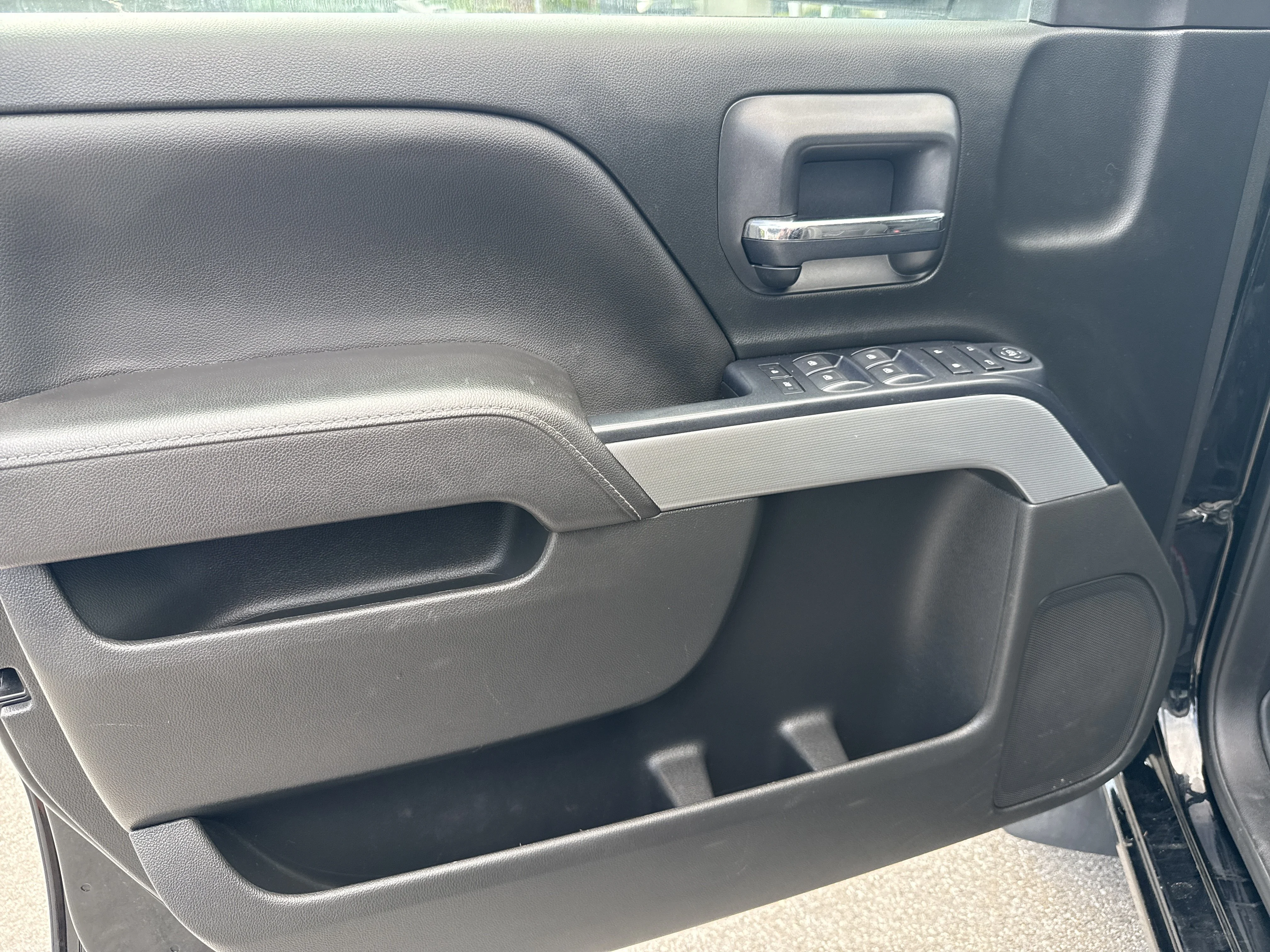 Used 2017 Black Chevrolet LT image 15