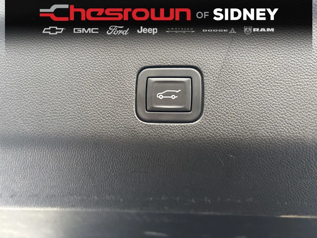 Used 2023 Black GMC SLT image 34