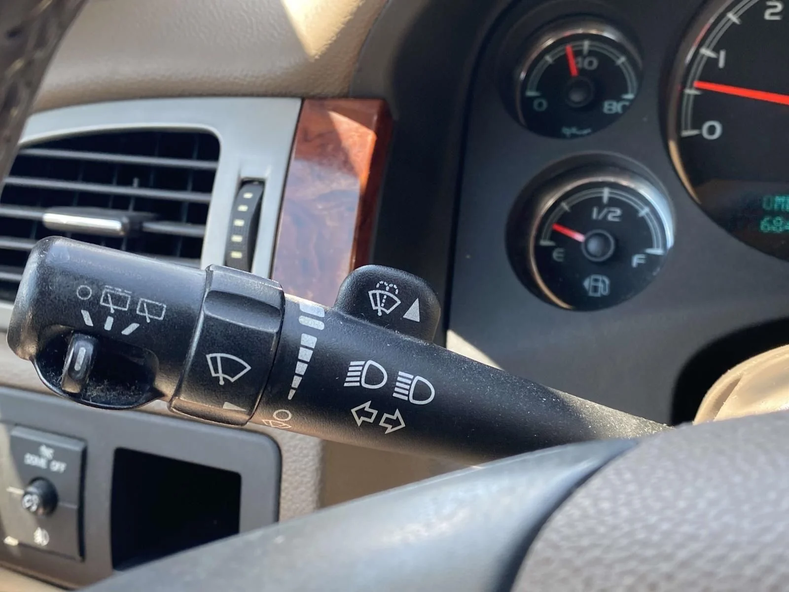 Used 2013 Gold GMC SLT 1500 image 23