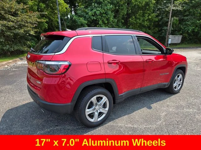 Used 2024 Red Jeep Latitude image 9