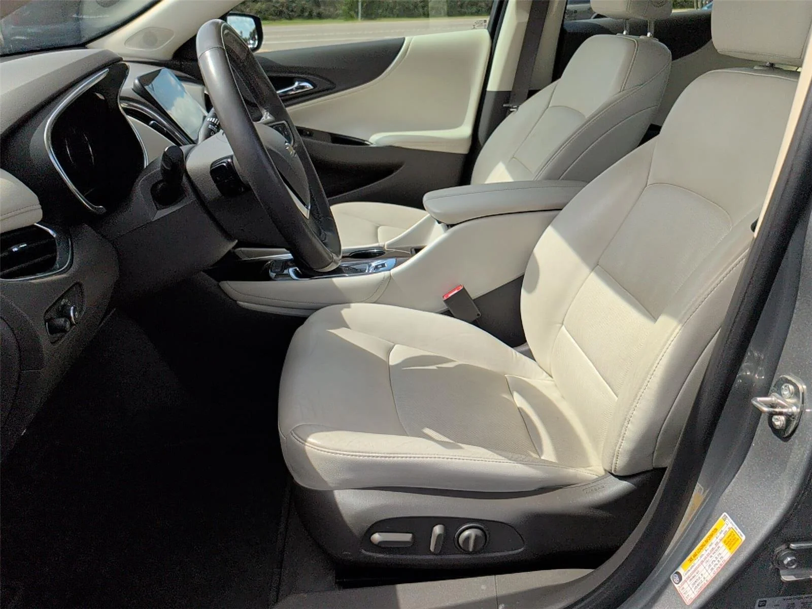 Used 2024 Sterling Gray Metallic Chevrolet LT image 10