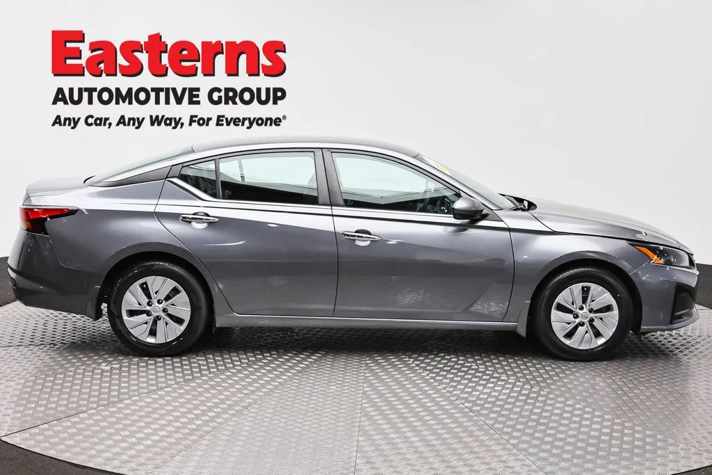 Used 2023 Gray Nissan 2.5 S image 4