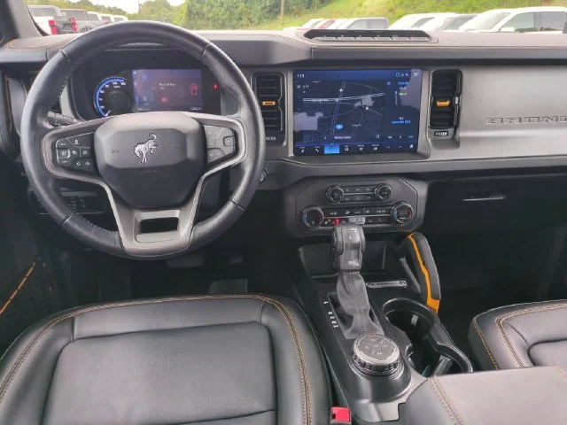 Used 2024 White Ford Badlands image 31