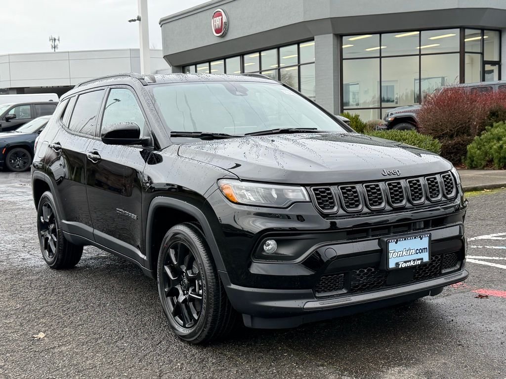 New 2026 Diamond Black Crystal Pearl-Coat Exterior Paint Jeep Latitude image 2
