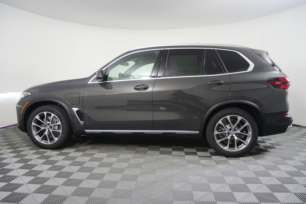 Used 2026 Dravit Grey Metallic BMW xDrive50e image 3