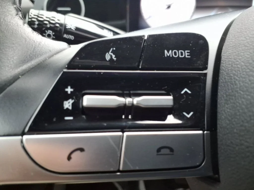 Used 2022 White Hyundai Limited image 26