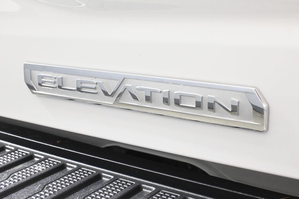 Used 2025 White GMC Elevation image 36