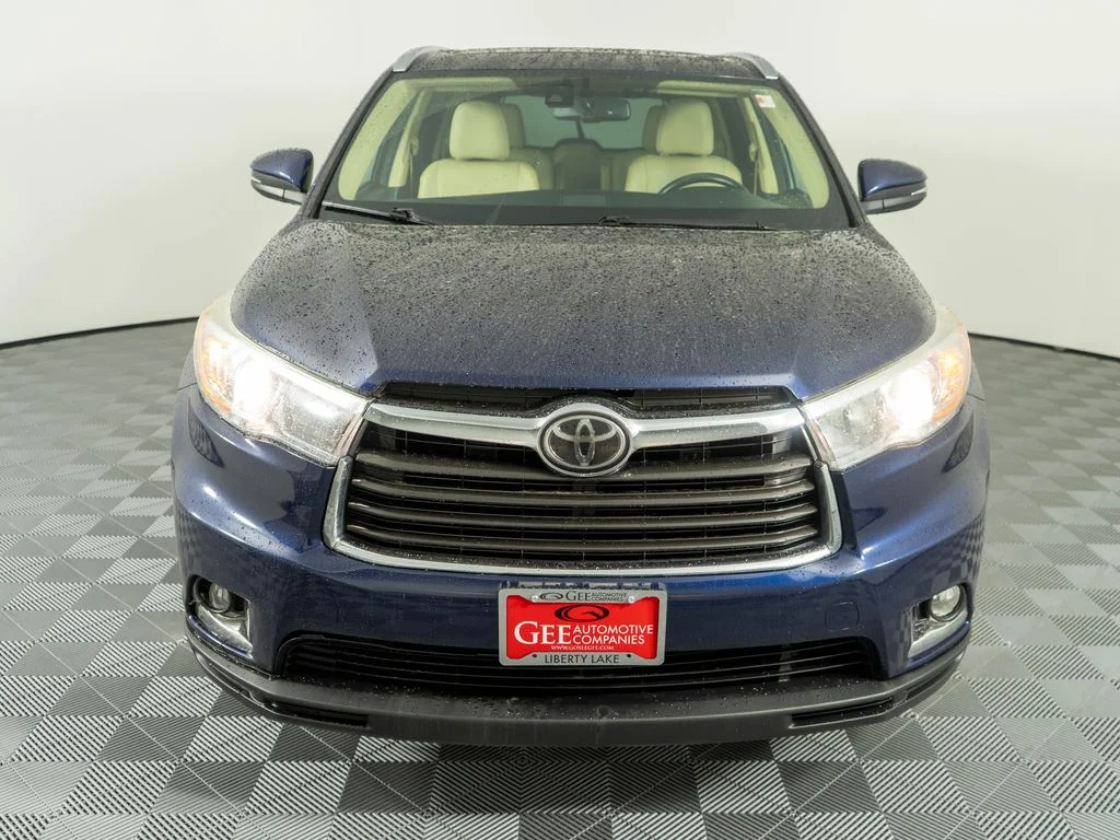 Used 2015 Blue Toyota Limited Platinum V6 image 2