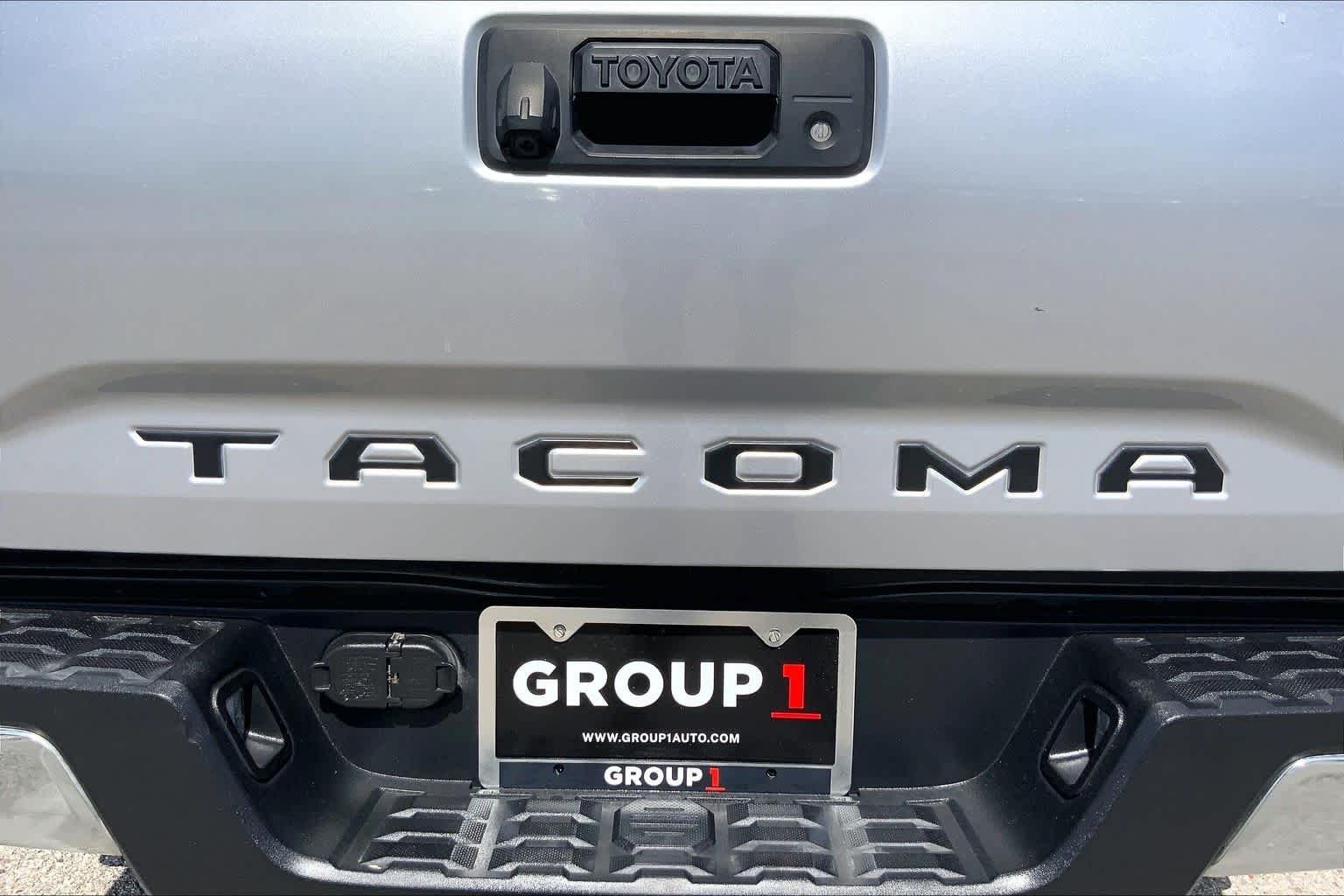 Used 2022 Celestial Silver Metallic Toyota SR5 image 10