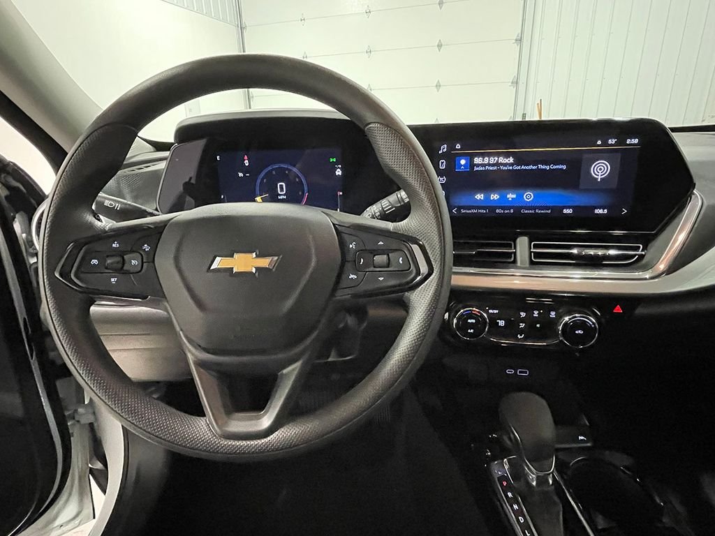 Used 2025 White Chevrolet LT image 32