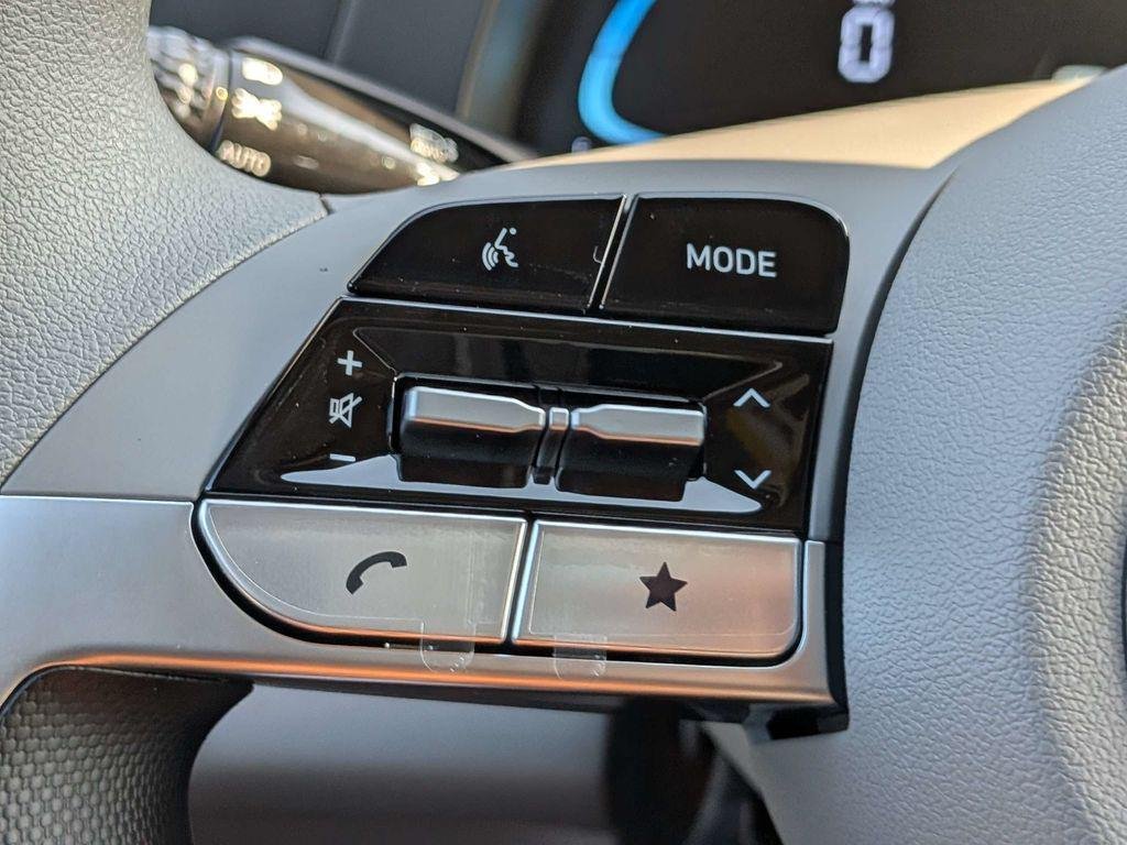 New 2026 White Hyundai SE image 23