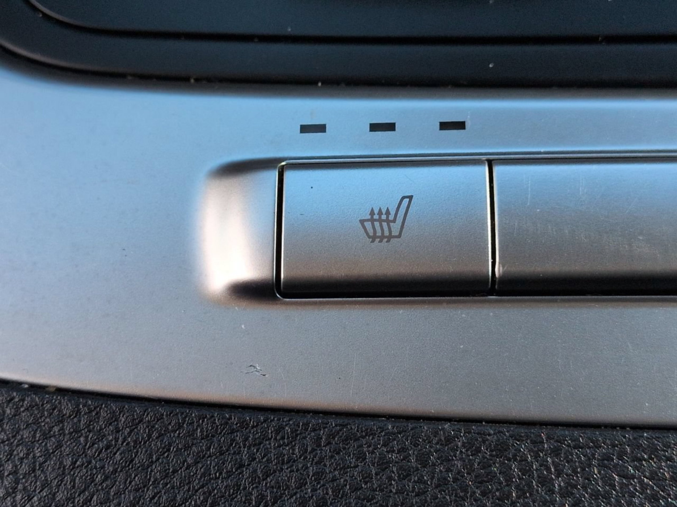 Certified Used 2025 Deep Chroma Blue Kia LXS image 27