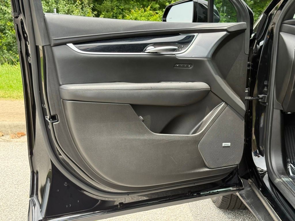 Used 2025 Stellar Black Metallic Cadillac Premium Luxury image 21