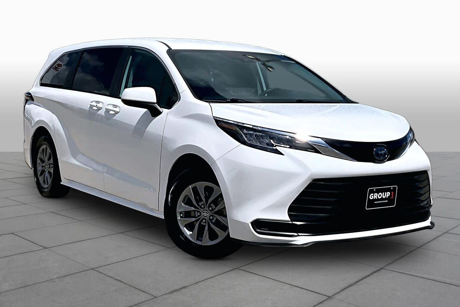 Used 2023 Ice Cap Toyota LE image 3