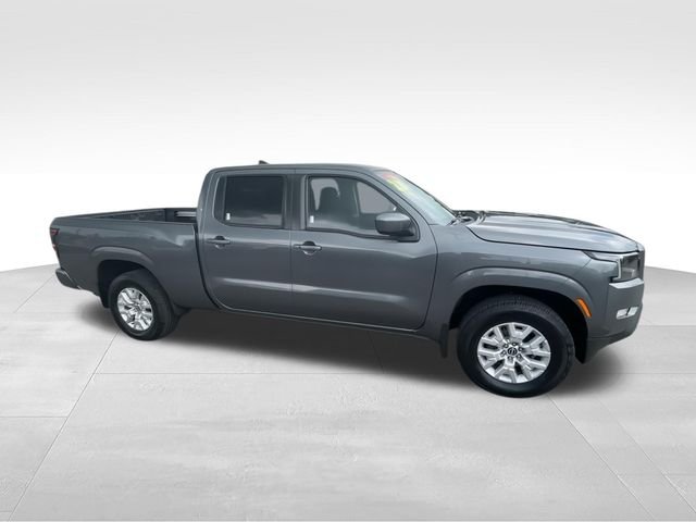 Used 2023 Gray Nissan SV image 3