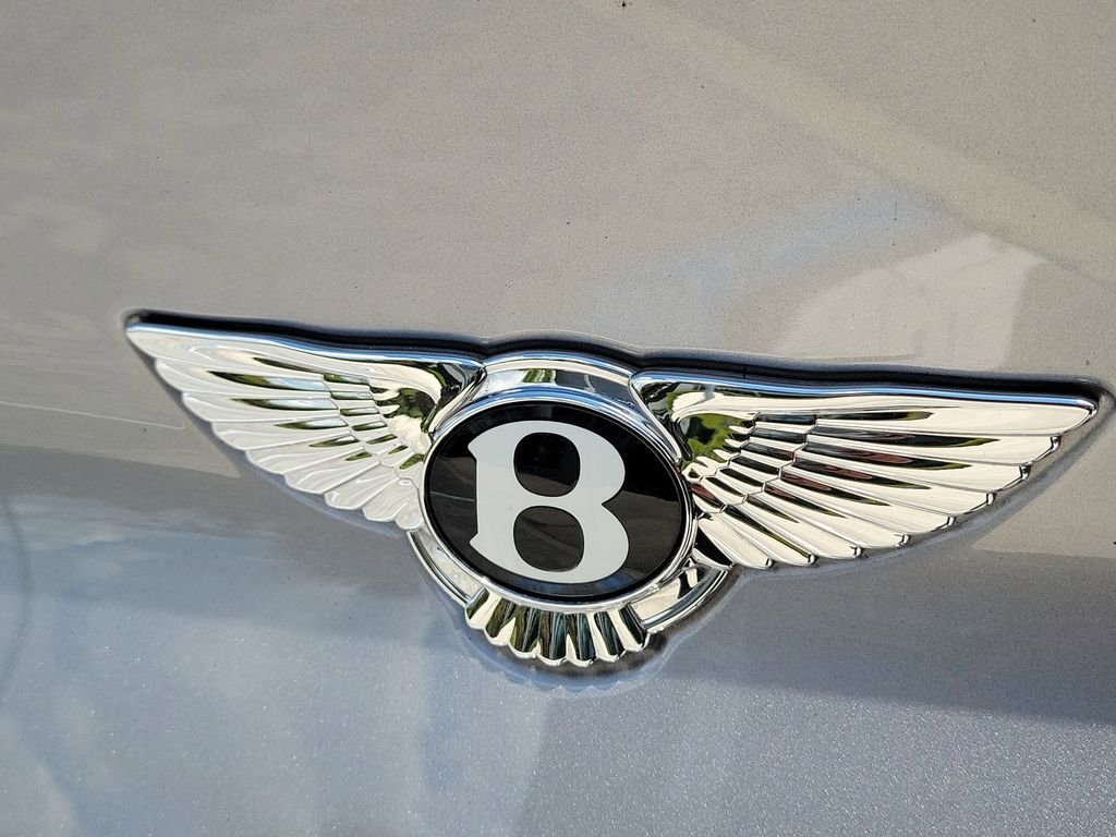 Used 2021  Bentley V8 image 9