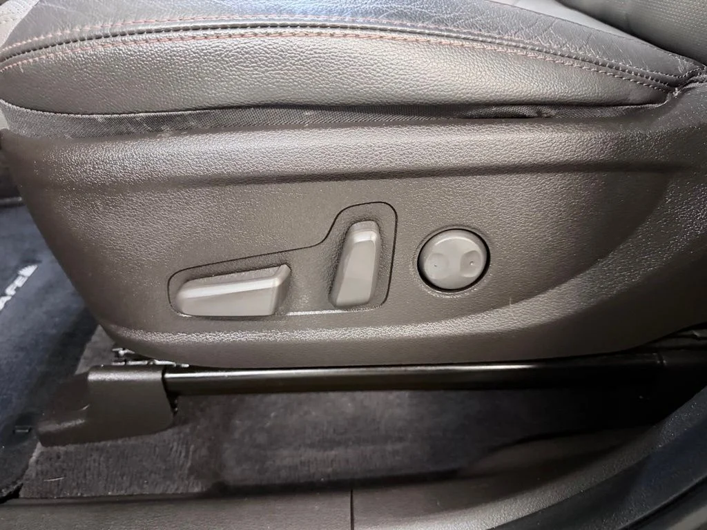 Used 2020 Black Hyundai SEL image 11