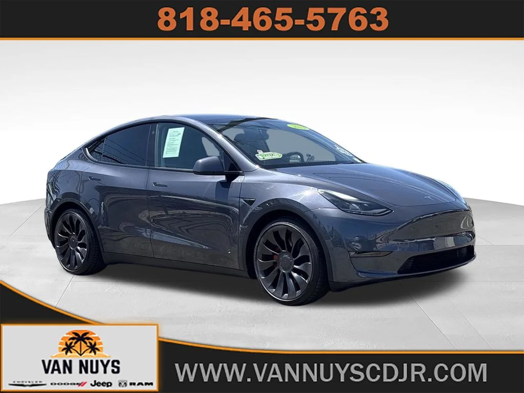 Used 2022  Tesla Performance image 1