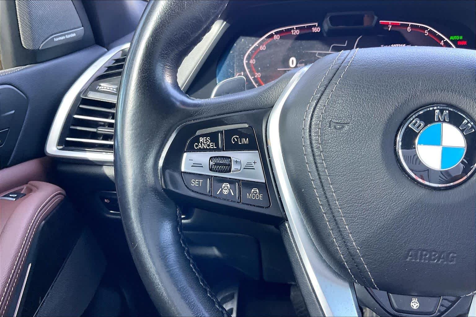 Used 2020 Arctic Gray Metallic BMW xDrive40i image 23