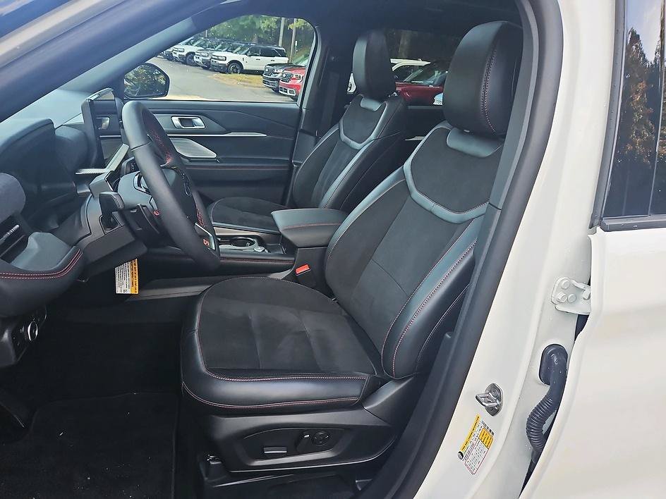 Used 2025 White Metallic Ford ST image 13