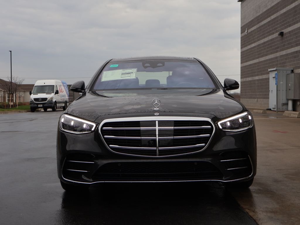 New 2026 Graphite Grey Metallic Mercedes-Benz S 580 image 2