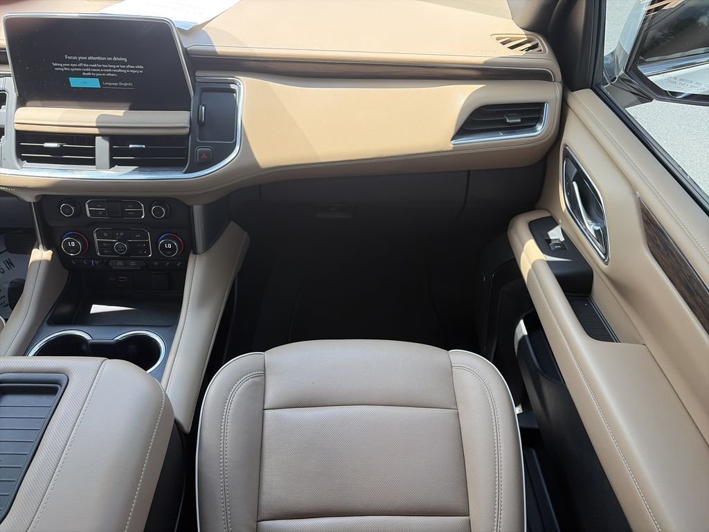 Certified Used 2023 Iridescent Pearl Tricoat Chevrolet Premier image 17