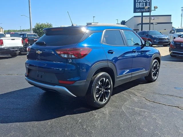Used 2021 Blue Chevrolet LT image 6