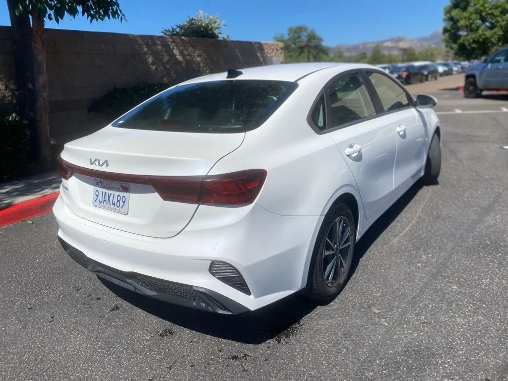 Used 2023 White Kia LXS image 7