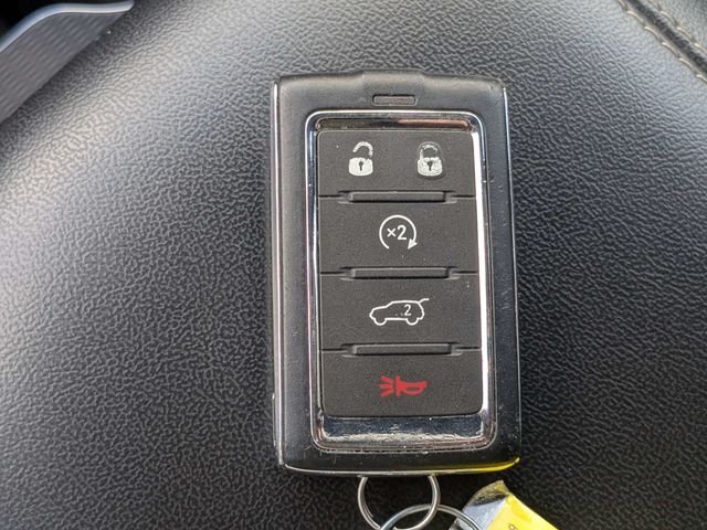 Used 2024 Silver Jeep 4xe image 33