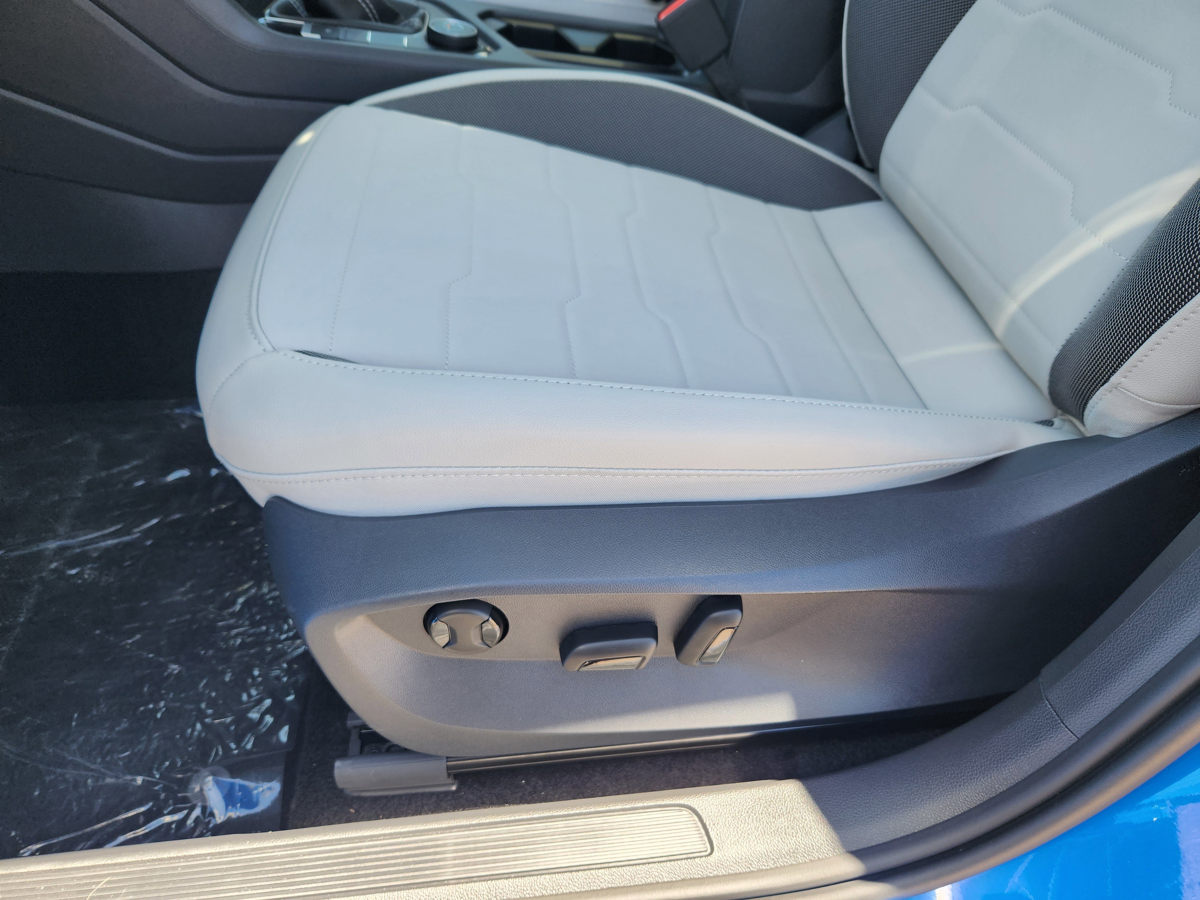 New 2026 Blue Volkswagen 1.5T SE image 13