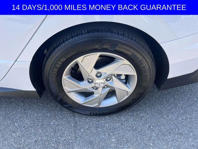 Certified Used 2025 White Hyundai SE image 6