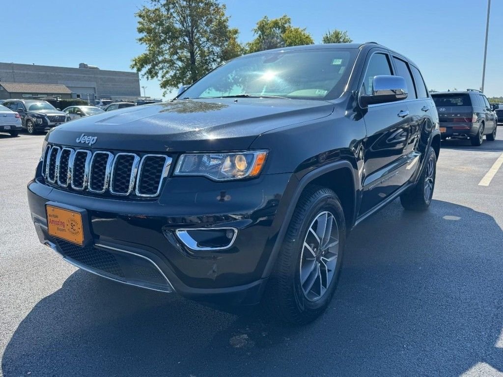 Used 2022 Diamond Black Crystal Pearlcoat Jeep Limited image 8