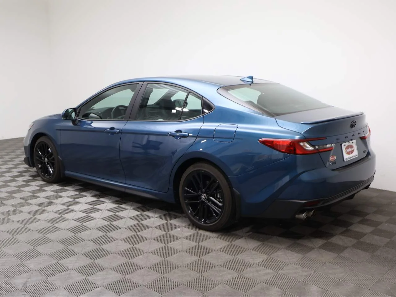 Used 2025 Ocean Gem Toyota SE image 3