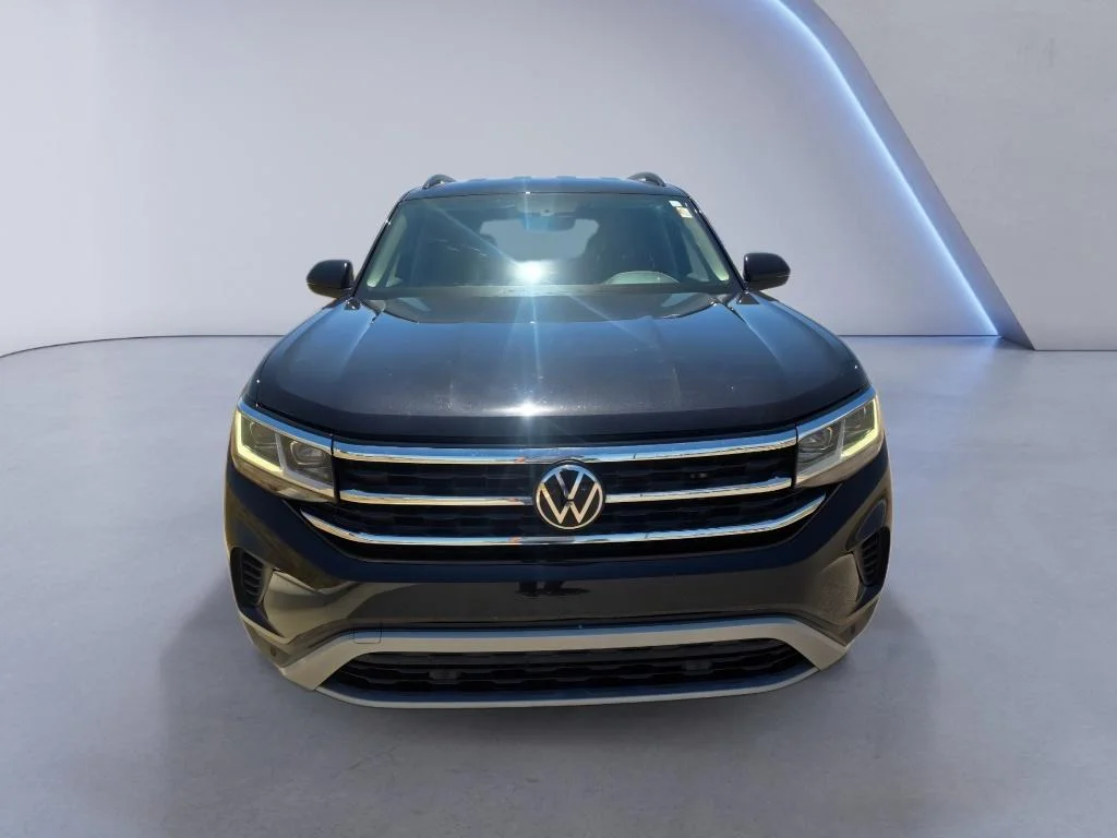 Used 2023 Deep Black Pearl Volkswagen 3.6L V6 SE w/Technology image 8