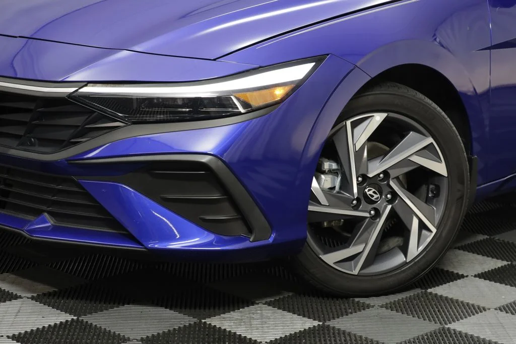 Used 2025 Intense Blue Hyundai SEL Sport image 3
