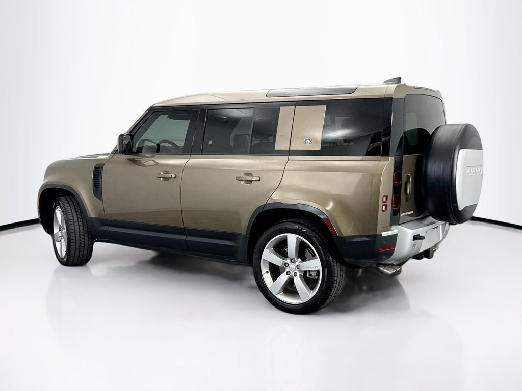 Certified Used 2024 Gondwana Stone Metallic Land Rover SE image 7