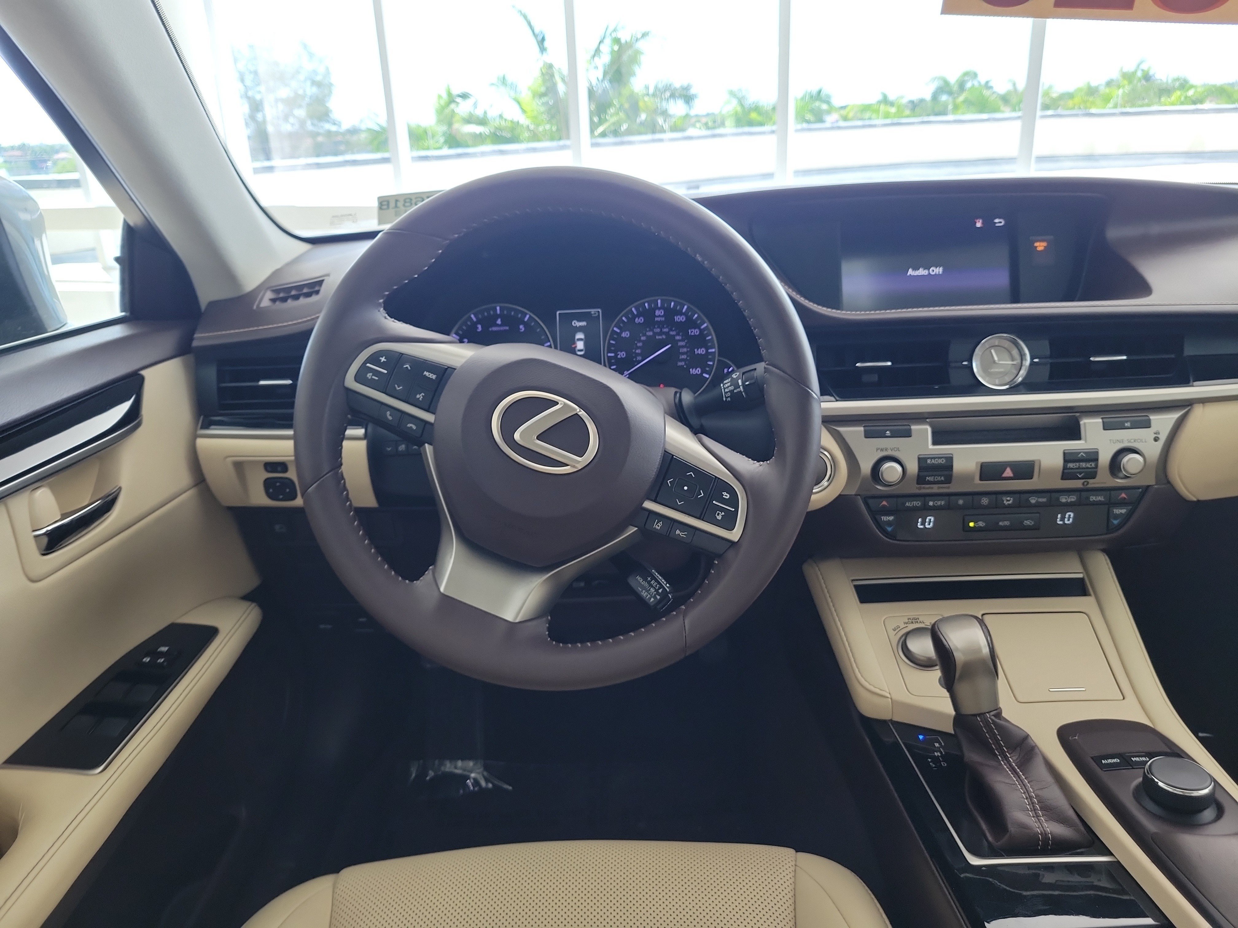 Used 2018 Silver Lexus ES 350 image 16