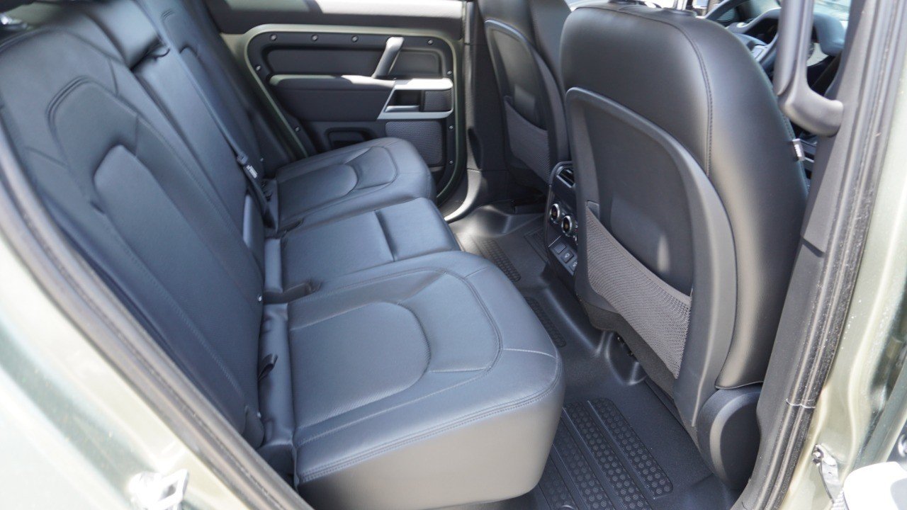 Used 2023 Green Land Rover S image 31