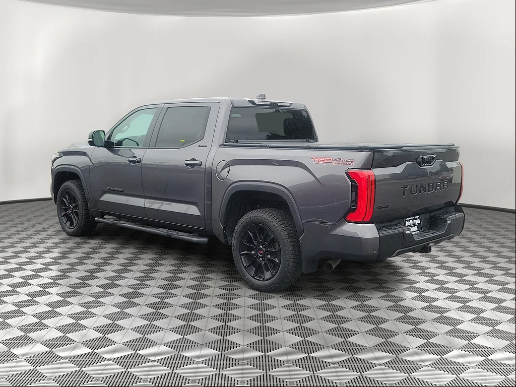 2024 Toyota Tundra 4WD Limited, photo 2 of 12