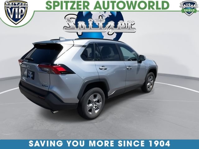 2025 Toyota RAV4 XLE - Photo 10
