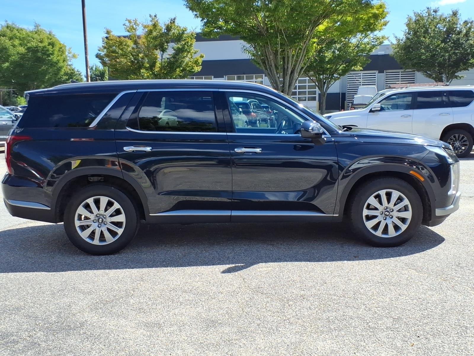 Used 2025 Moonlight Cloud Hyundai SEL image 7