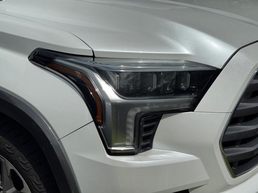 Used 2023 Pearl Toyota Limited image 5
