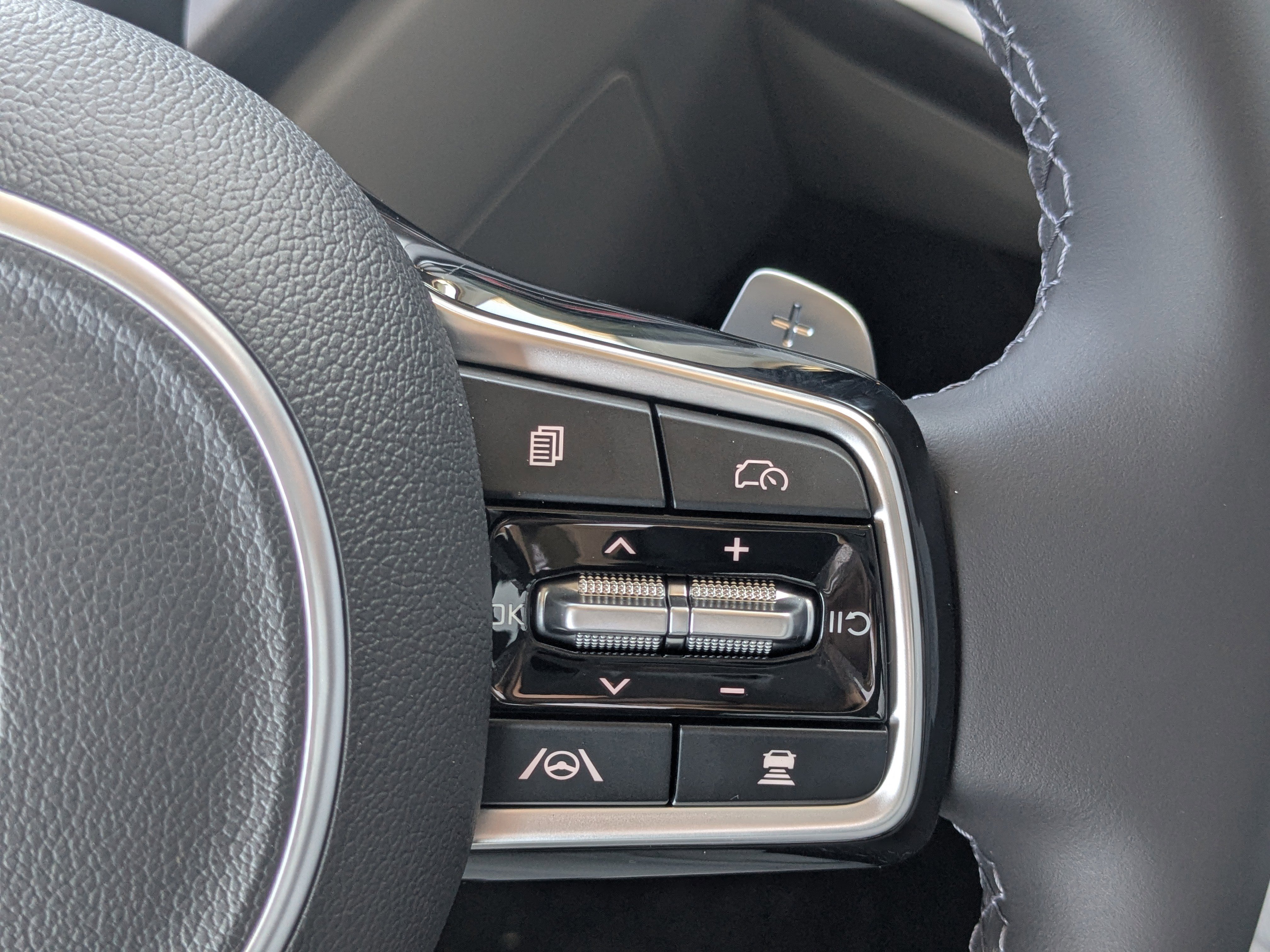 New 2026 Ivory Silver Kia EX image 37