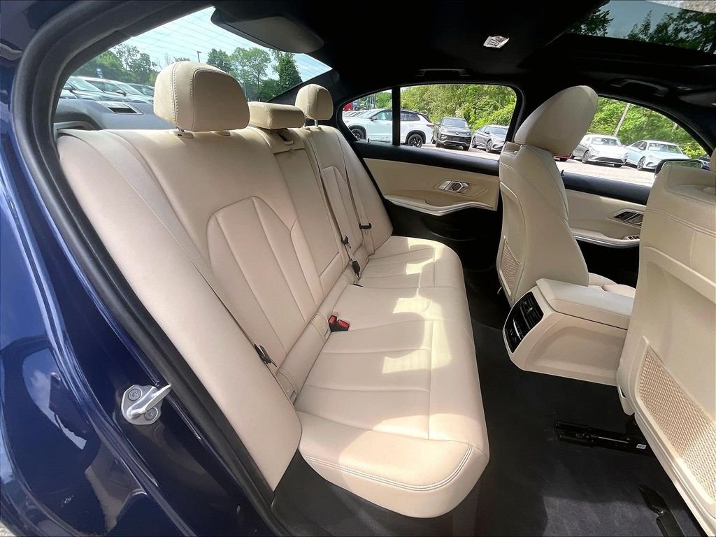 Used 2019 Blue BMW 330i xDrive image 16