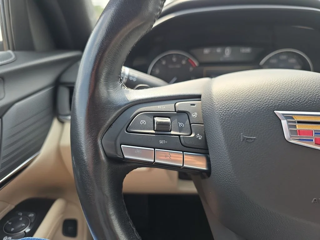 Used 2024 White Cadillac Premium Luxury image 19