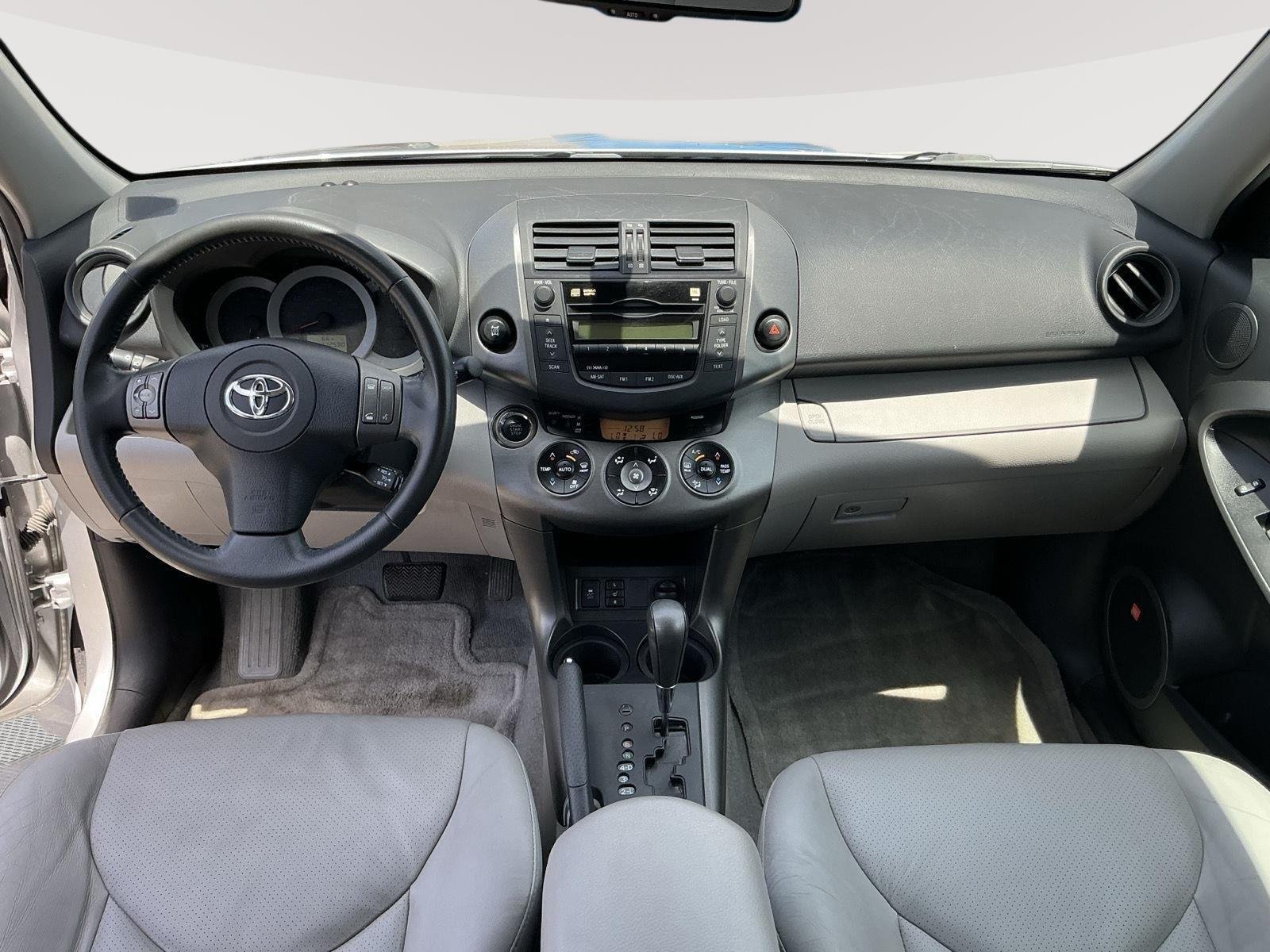 Used 2011 Classic Silver Metallic TOYOTA Limited image 12
