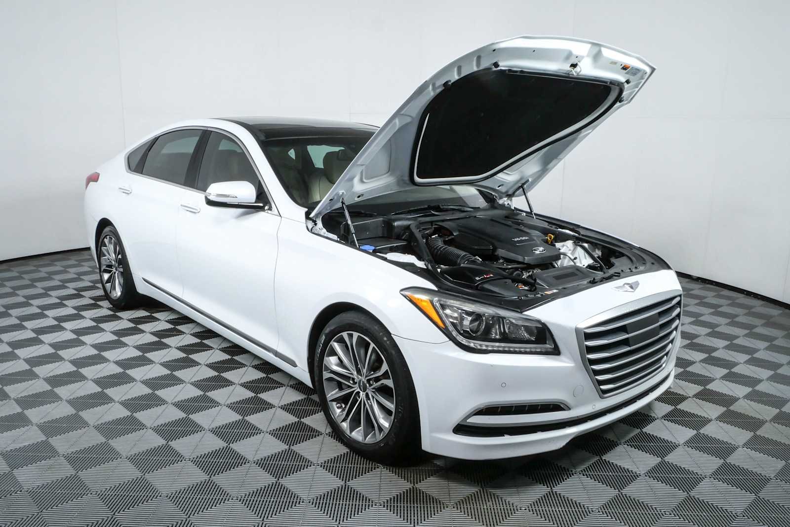 Used 2015 Casablanca White Hyundai 3.8L image 34